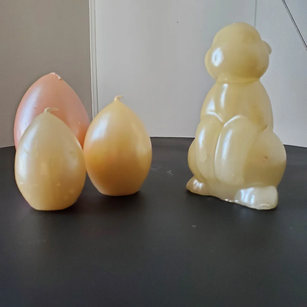 A Bunny and 3 Egg Candle Set